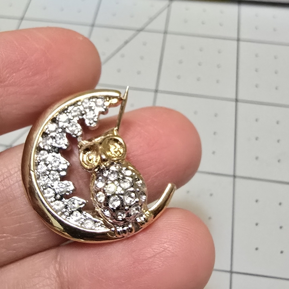 Finnito Gold/Silver Owl Moon Brooch